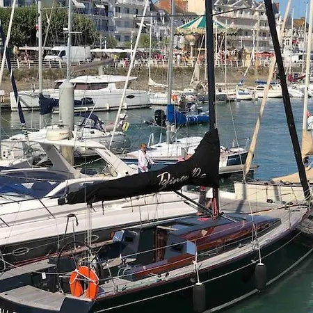 شقة 3tres Beau Logement, Idealement Situe , Plages, Port & Velo A Disp